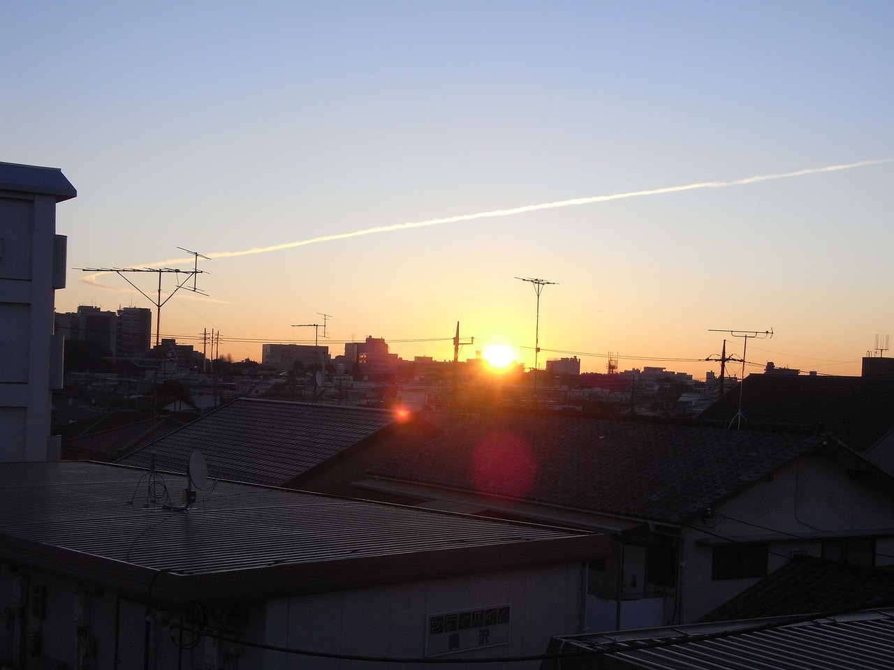 Image - sunrise hikouki gumo winter morning