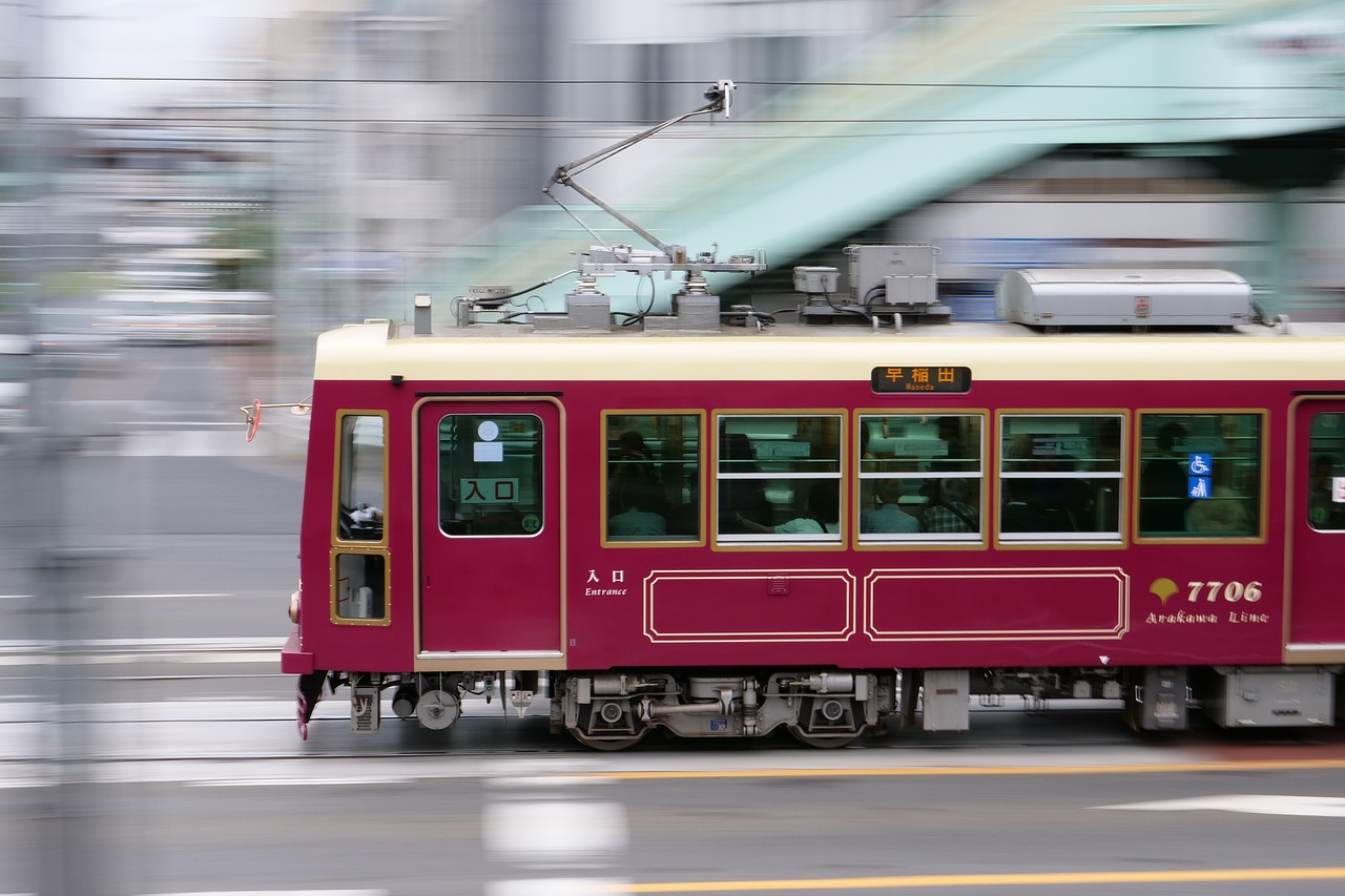 Image - tram galloping toden arakawa line