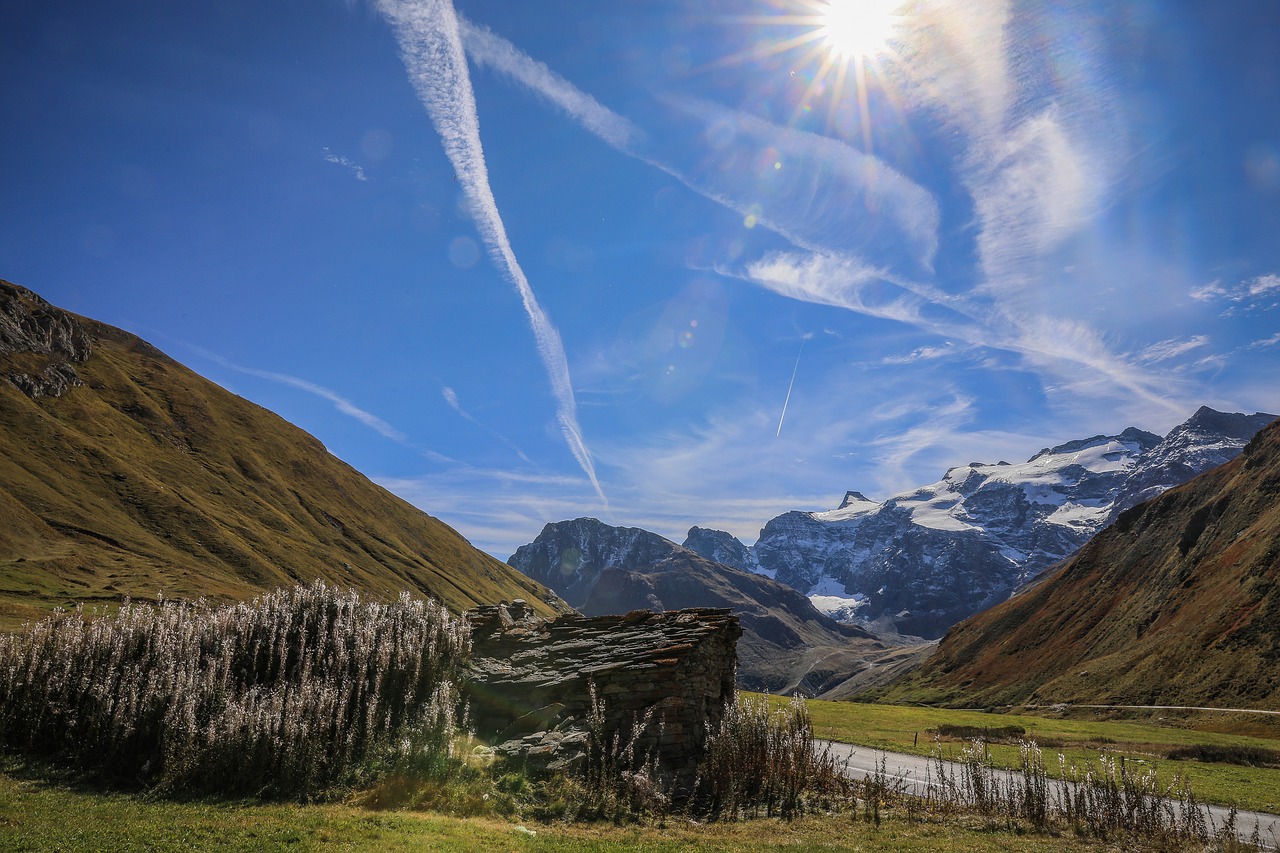 Image - alpine scenery mountain house