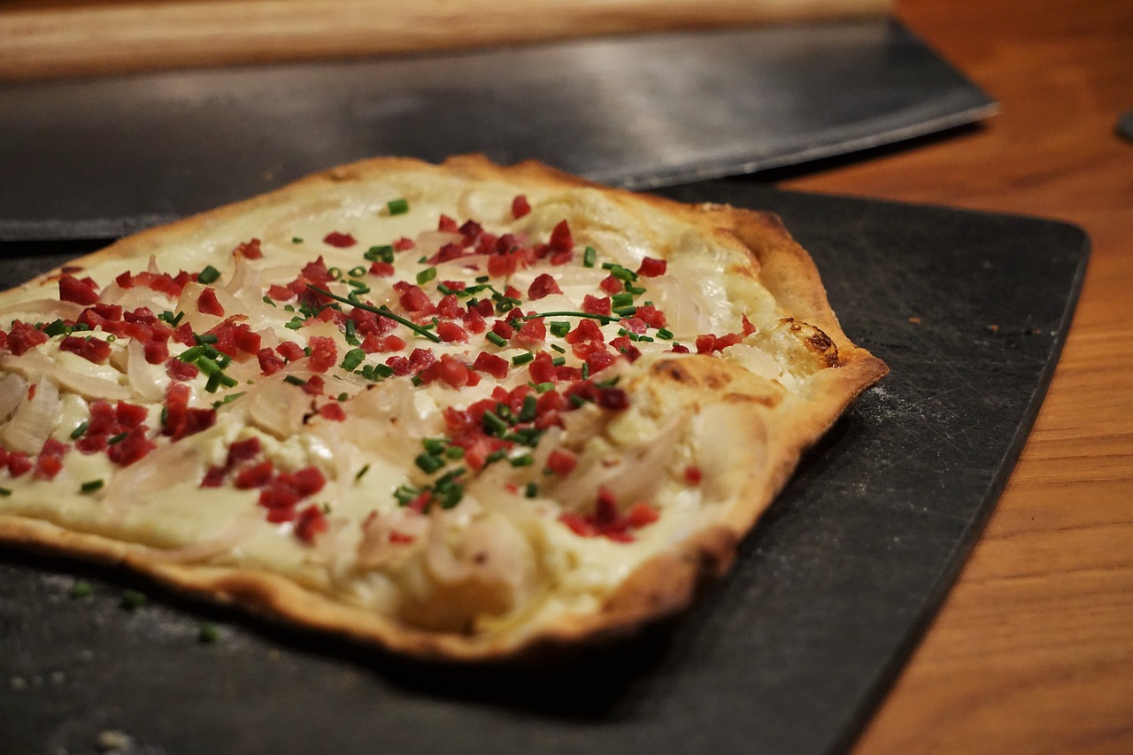 Image - tarte flambée bacon onions eat