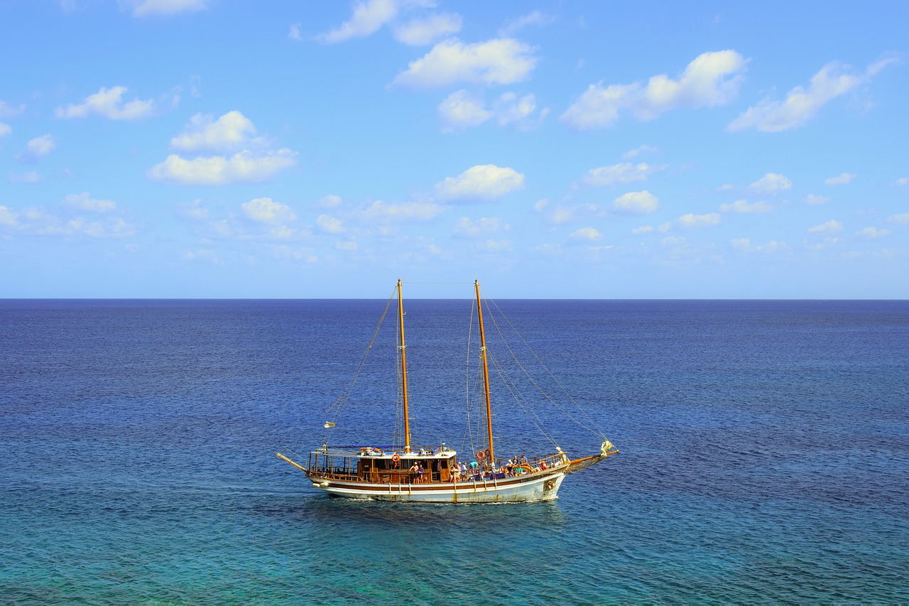 Image - boat cruise boat traditional sea