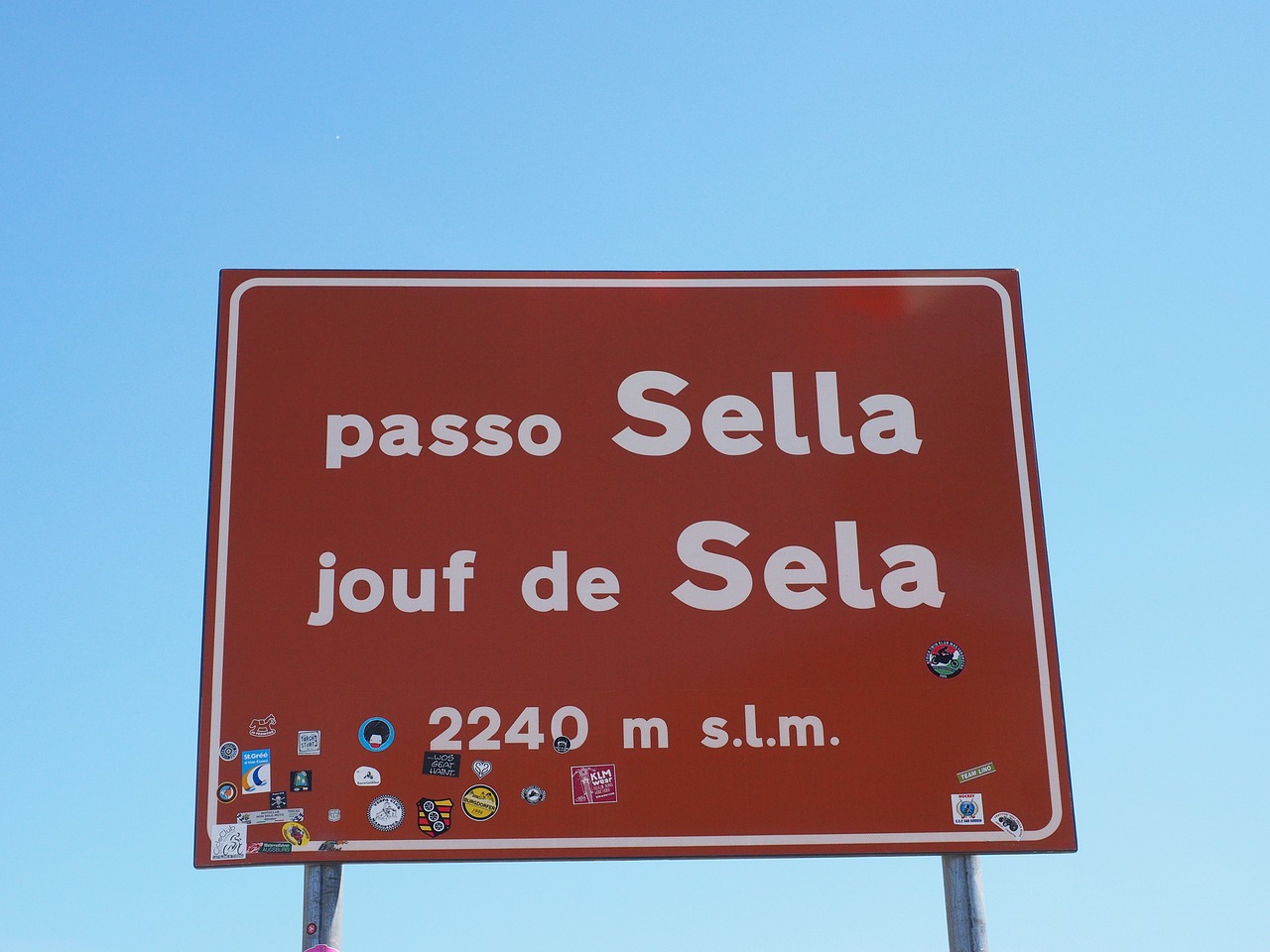 Image - sella pass street sign shield