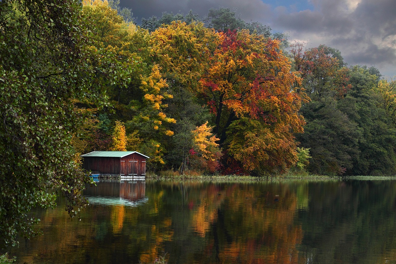 Image - boat house lake autumn waters