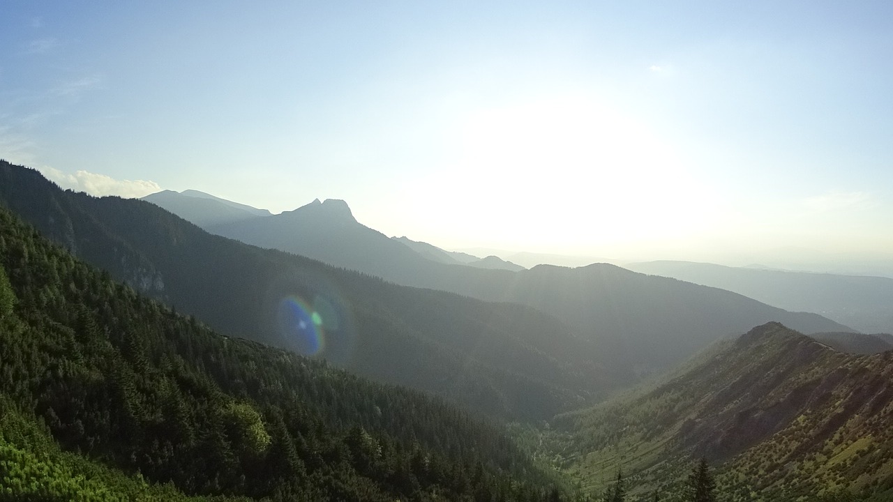 Image - mountains tops tatry the fog