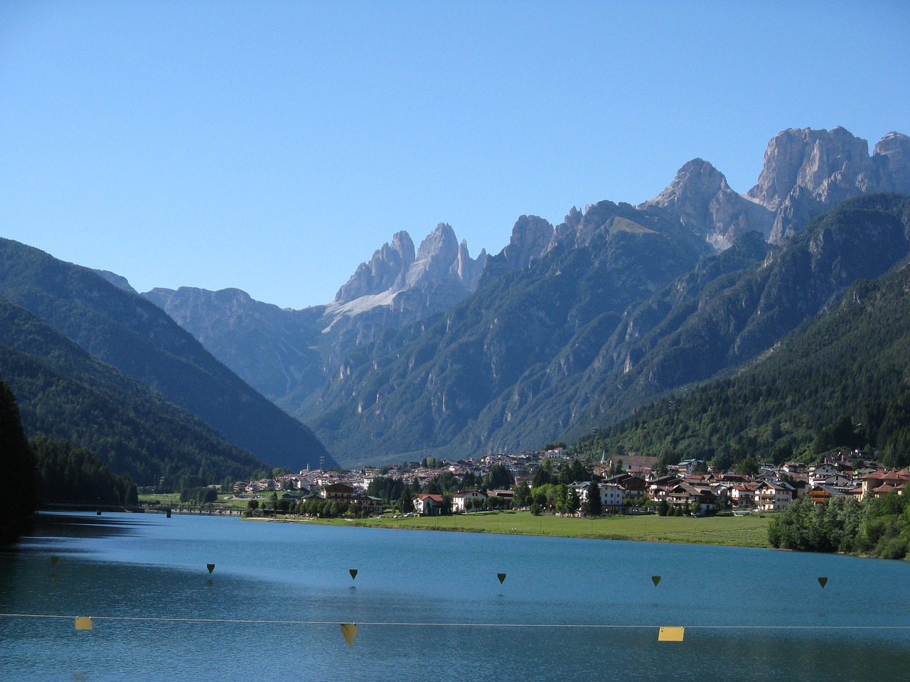 Image - auronzo di cadore lake dolomites