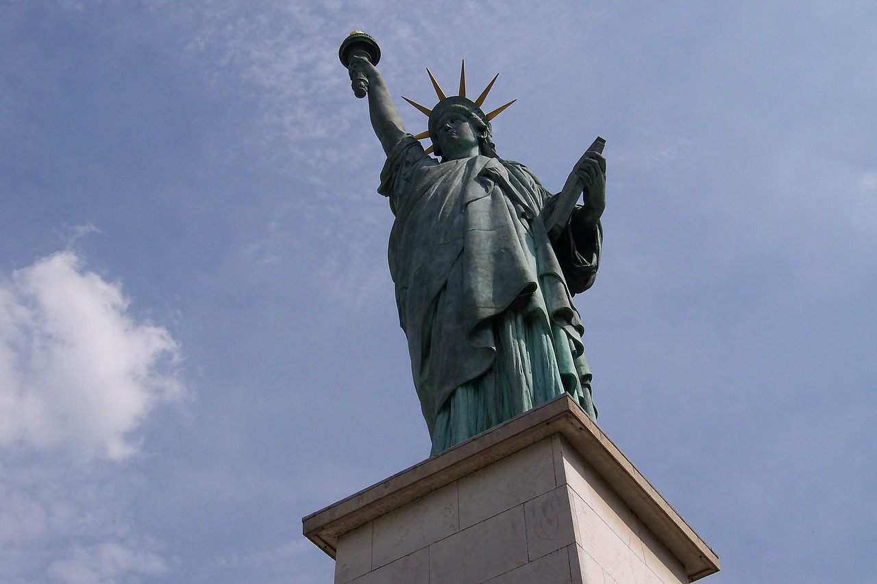 Image - paris statue of liberty seine