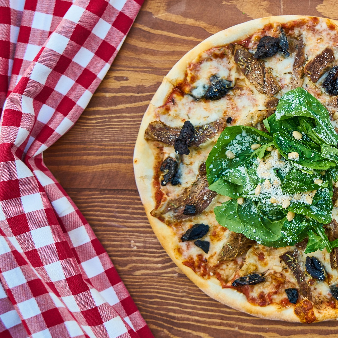 Image - pizza meat dough greens olives