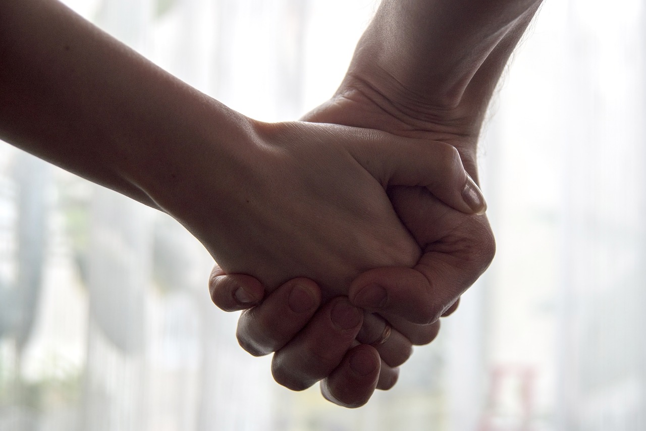 Image - hands couple love hold handshake