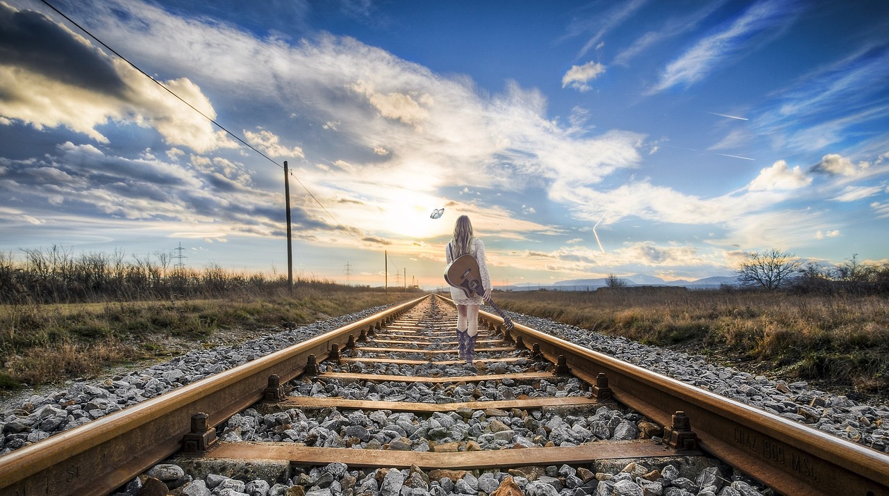 Image - rail girl woman gleise guitar