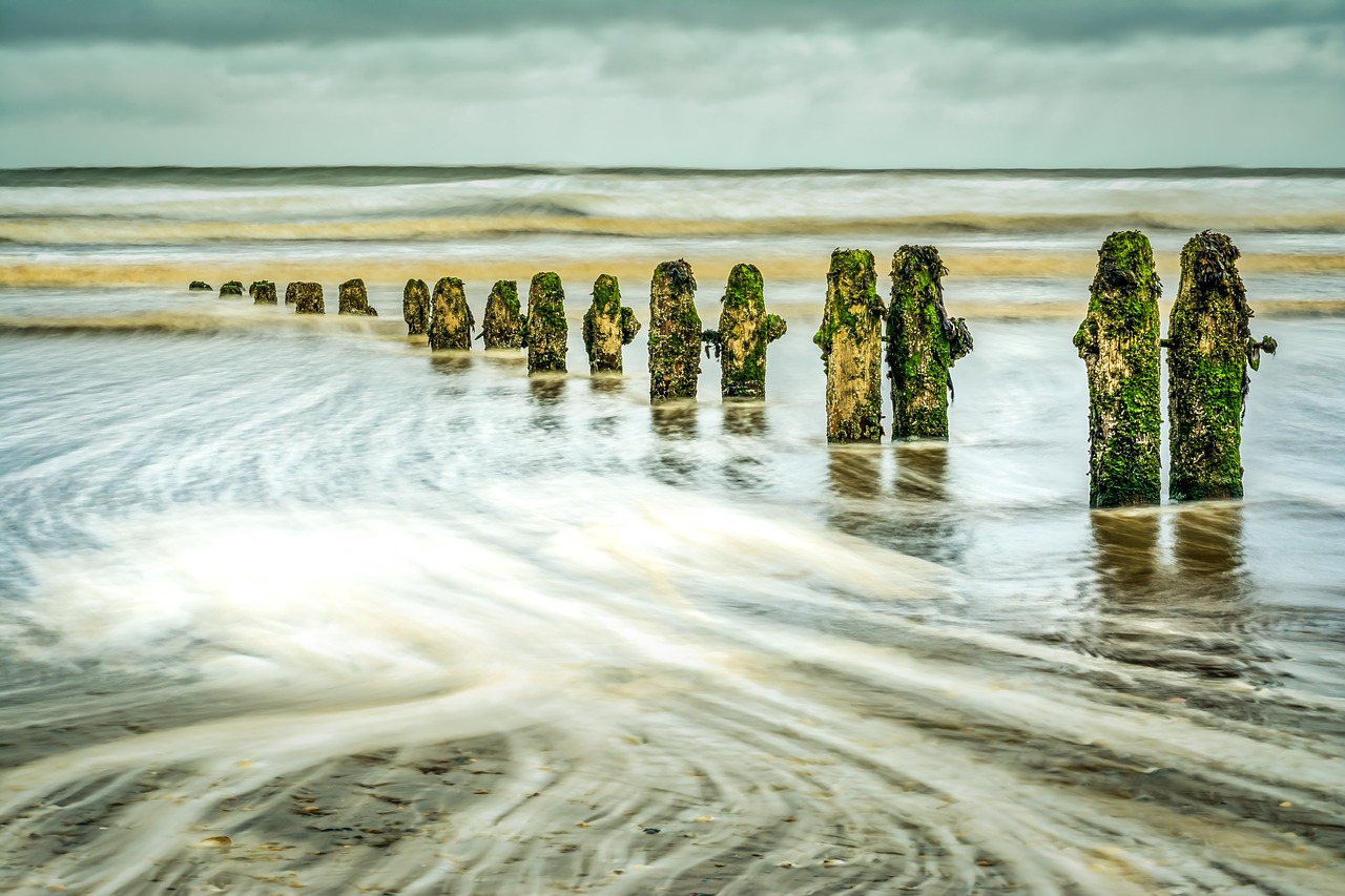 Image - groynes wave breaks seascape