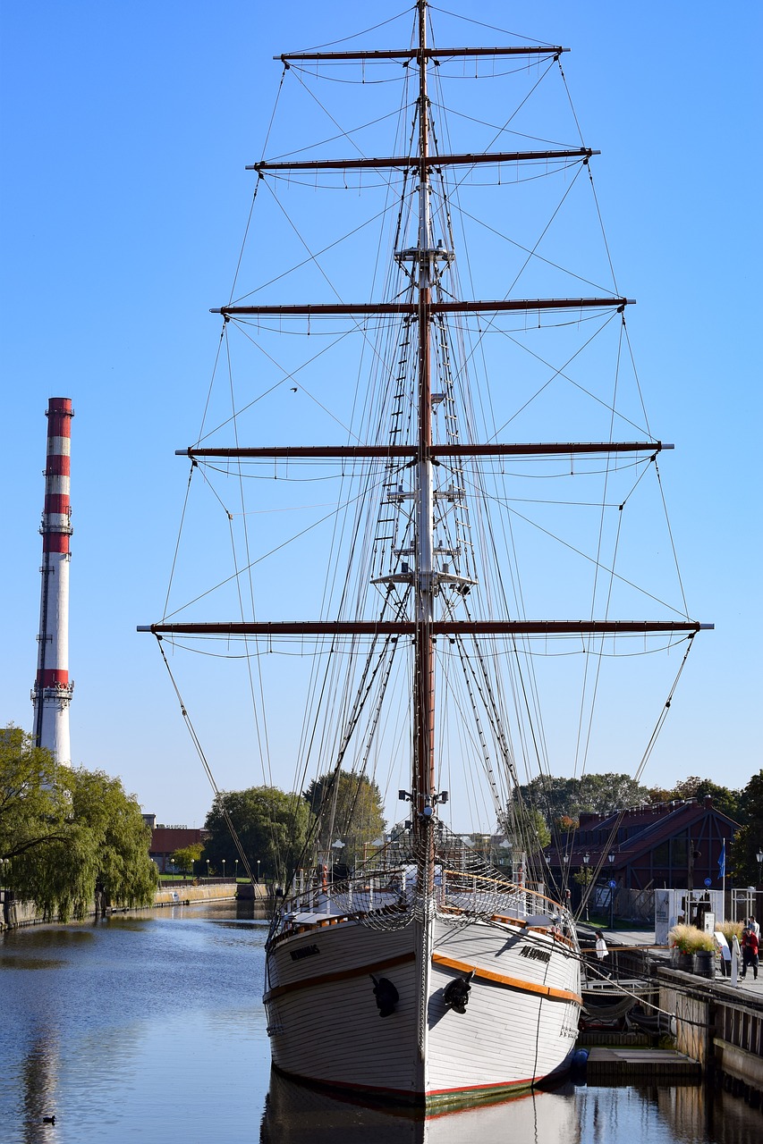 Image - boat sailing ship meridiana