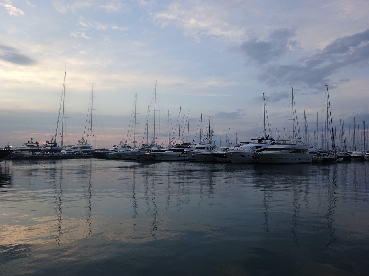 Image - boats promenade palma