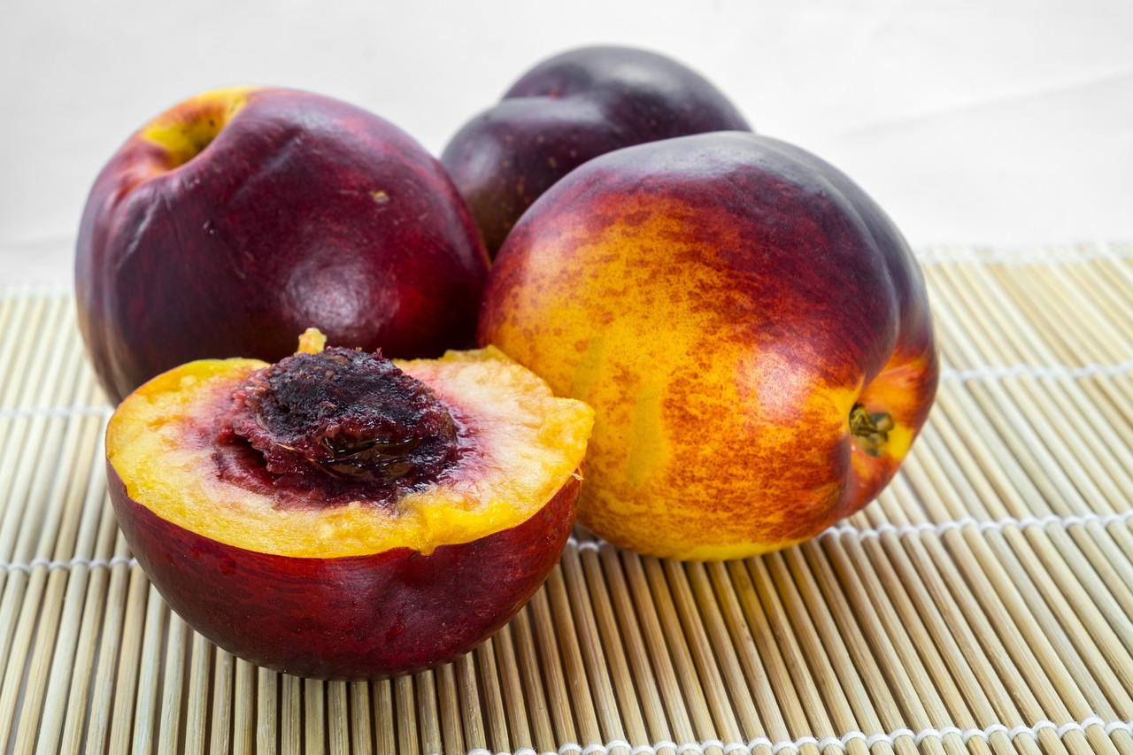 Image - nectarines fruit drupe food eat