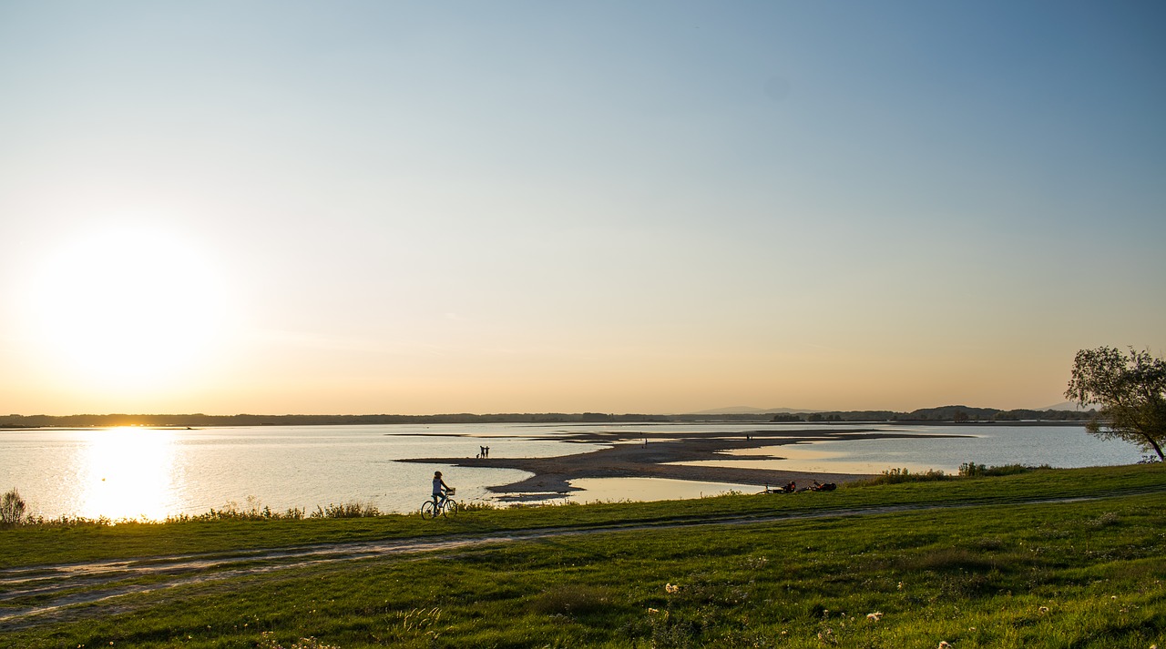 Image - sun slnko the danube riek river