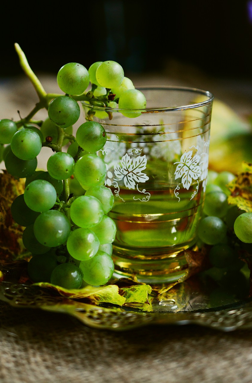 Image - grapes wine white wine wine glass