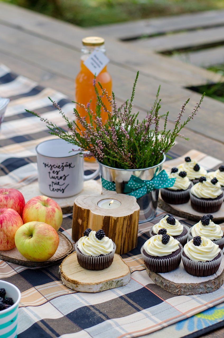 Image - picnic cakes sweet summer eating