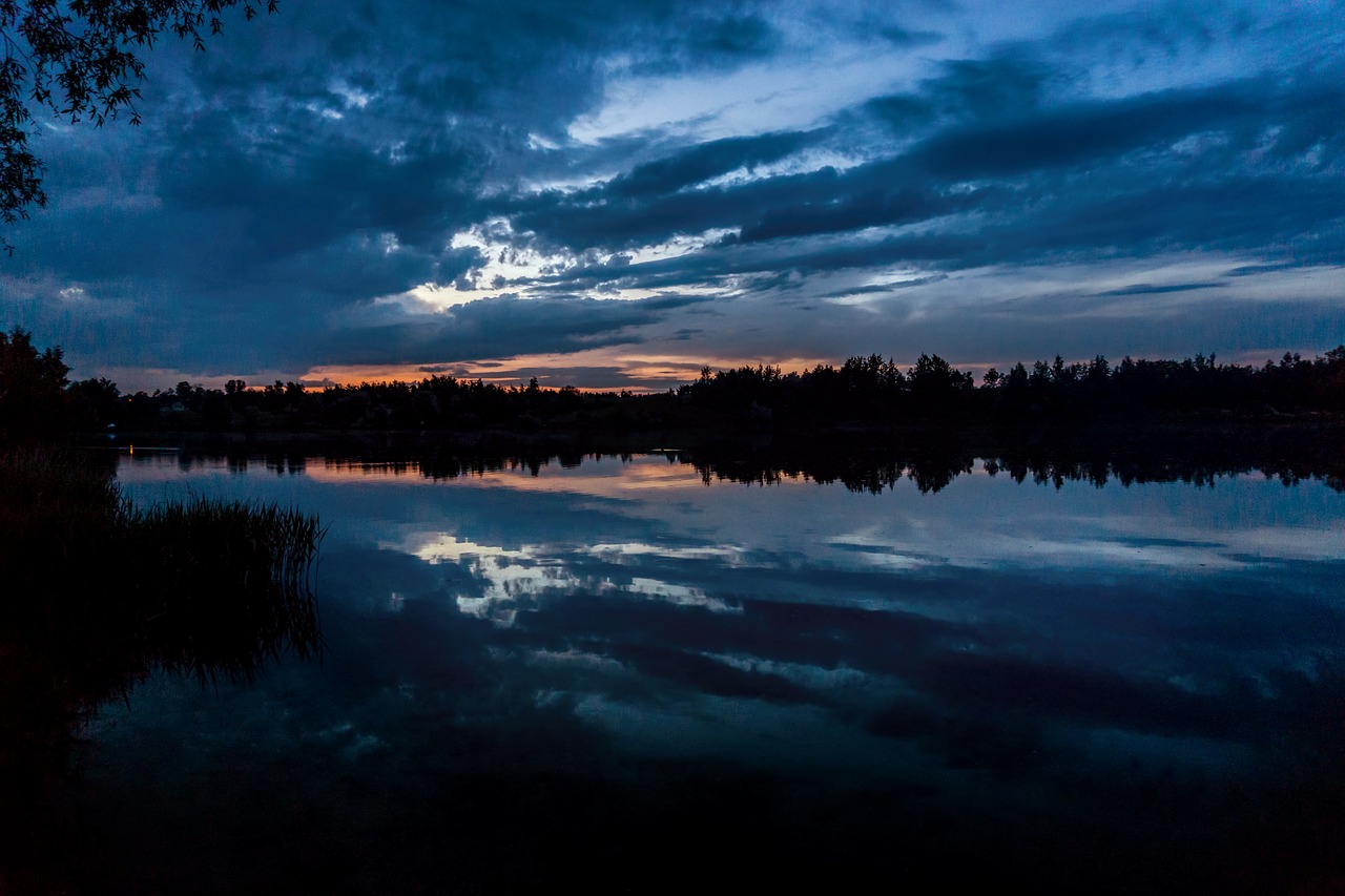 Image - lake sunset clouds evening west