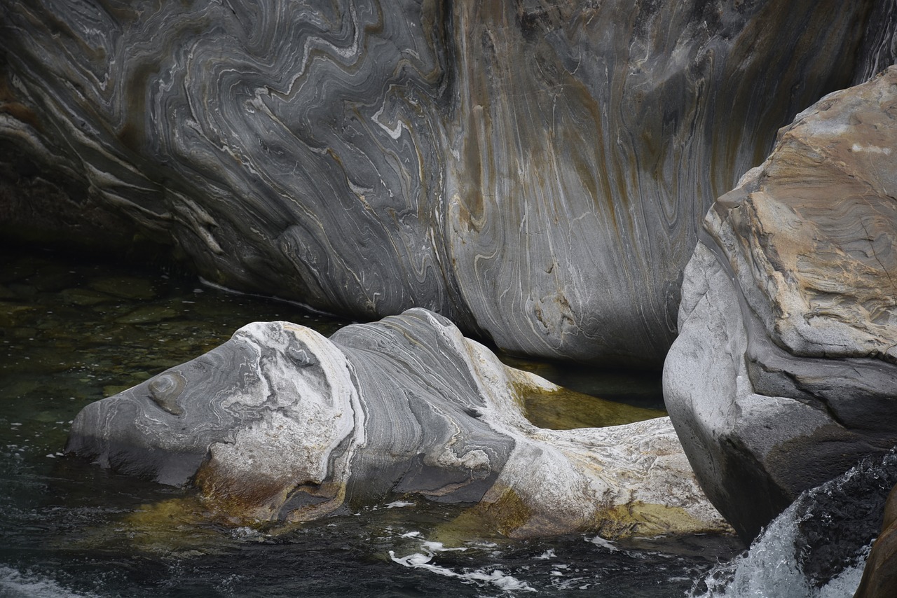 Image - rock ticino verzasca nature