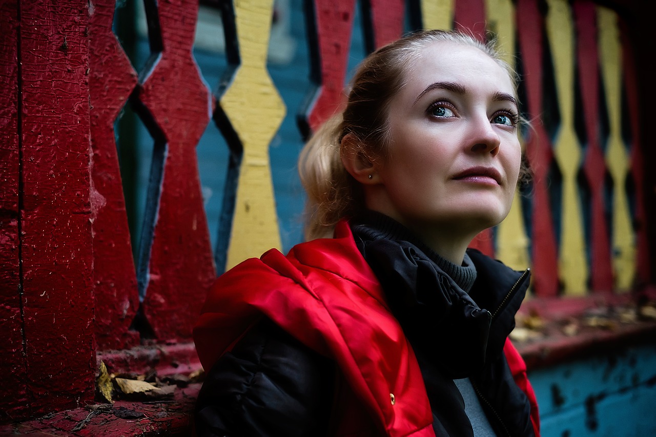 Image - girl lady in red portrait