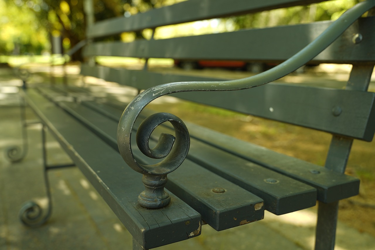 Image - bench seat ornate metal works