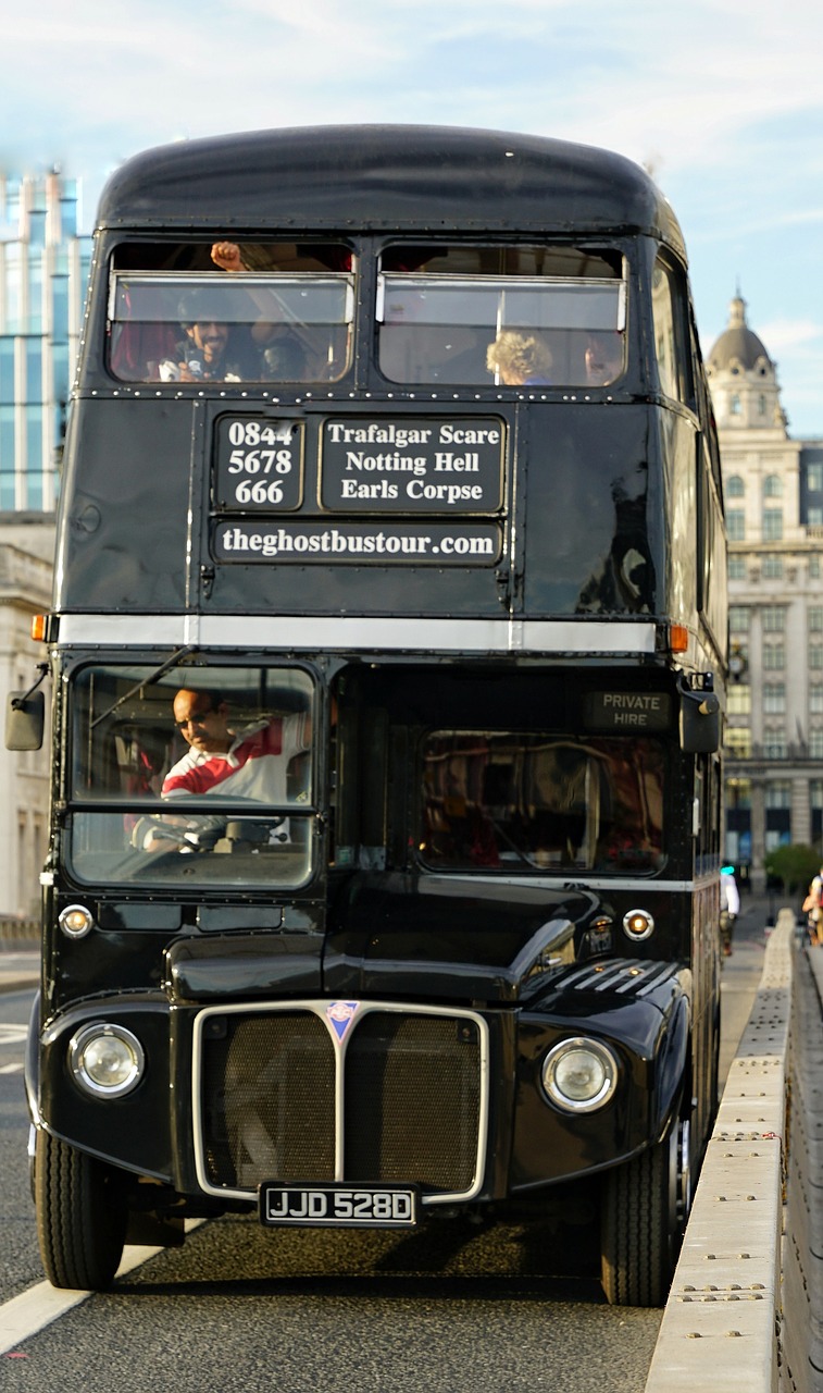 Image - london bus black routemaster