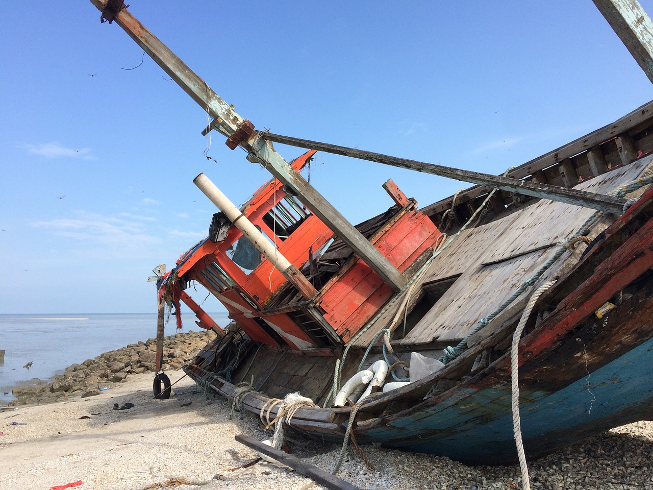 Image - ship abandon seaside