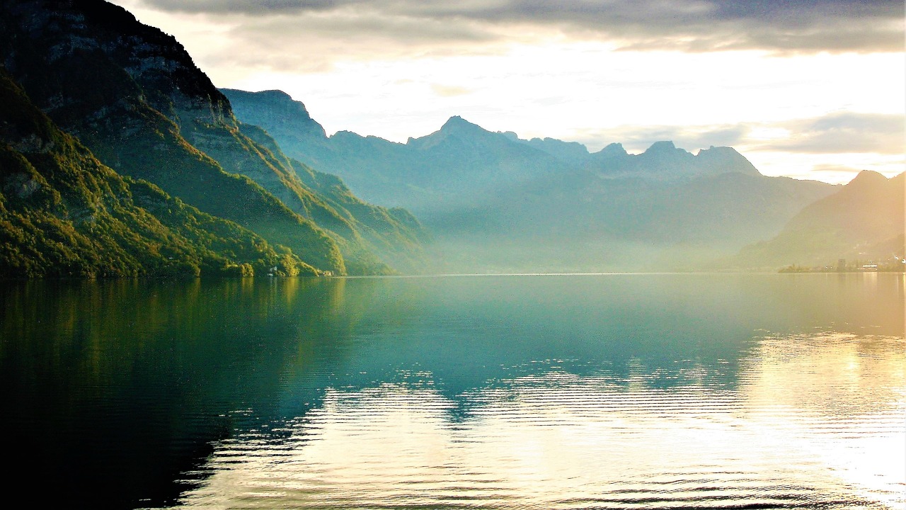 Image - lake morning haze scattering