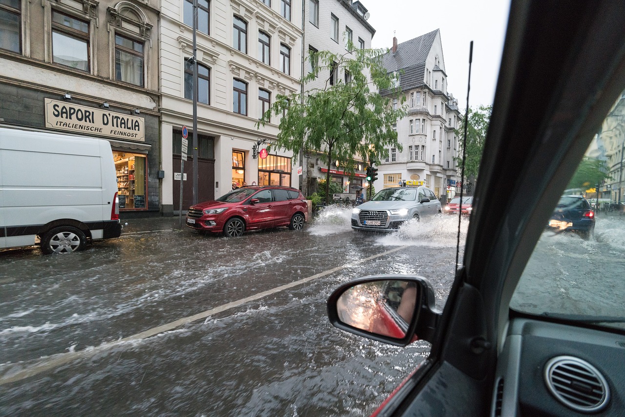 Image - cologne high water rain downtown