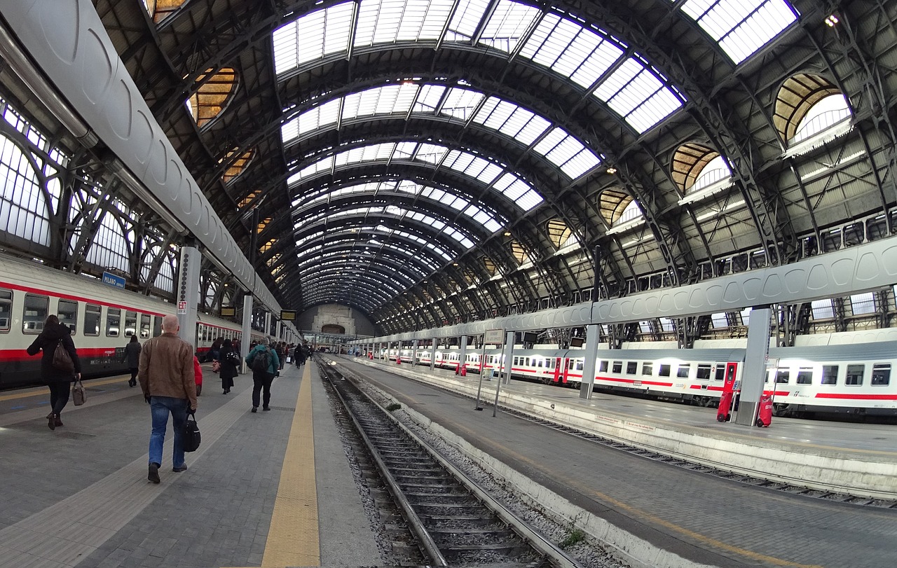 Image - milan central milan station train