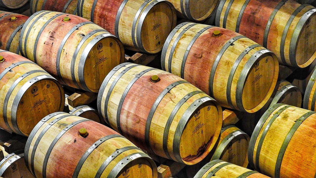 Image - wine barrels wine barrels red wine