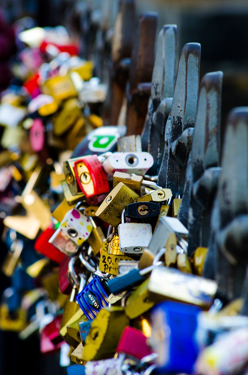 Image - love locks love love castle castles