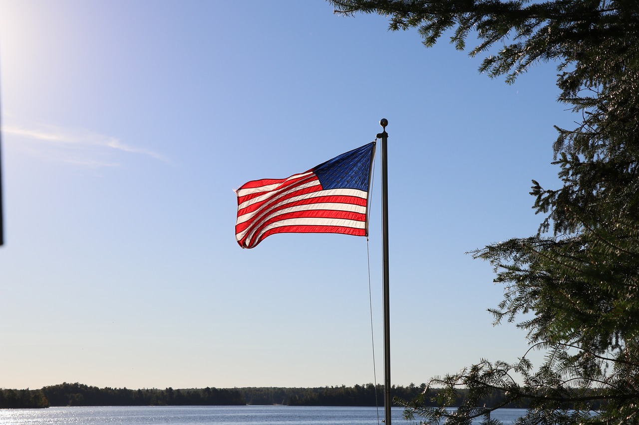 Image - american flag lake flag american