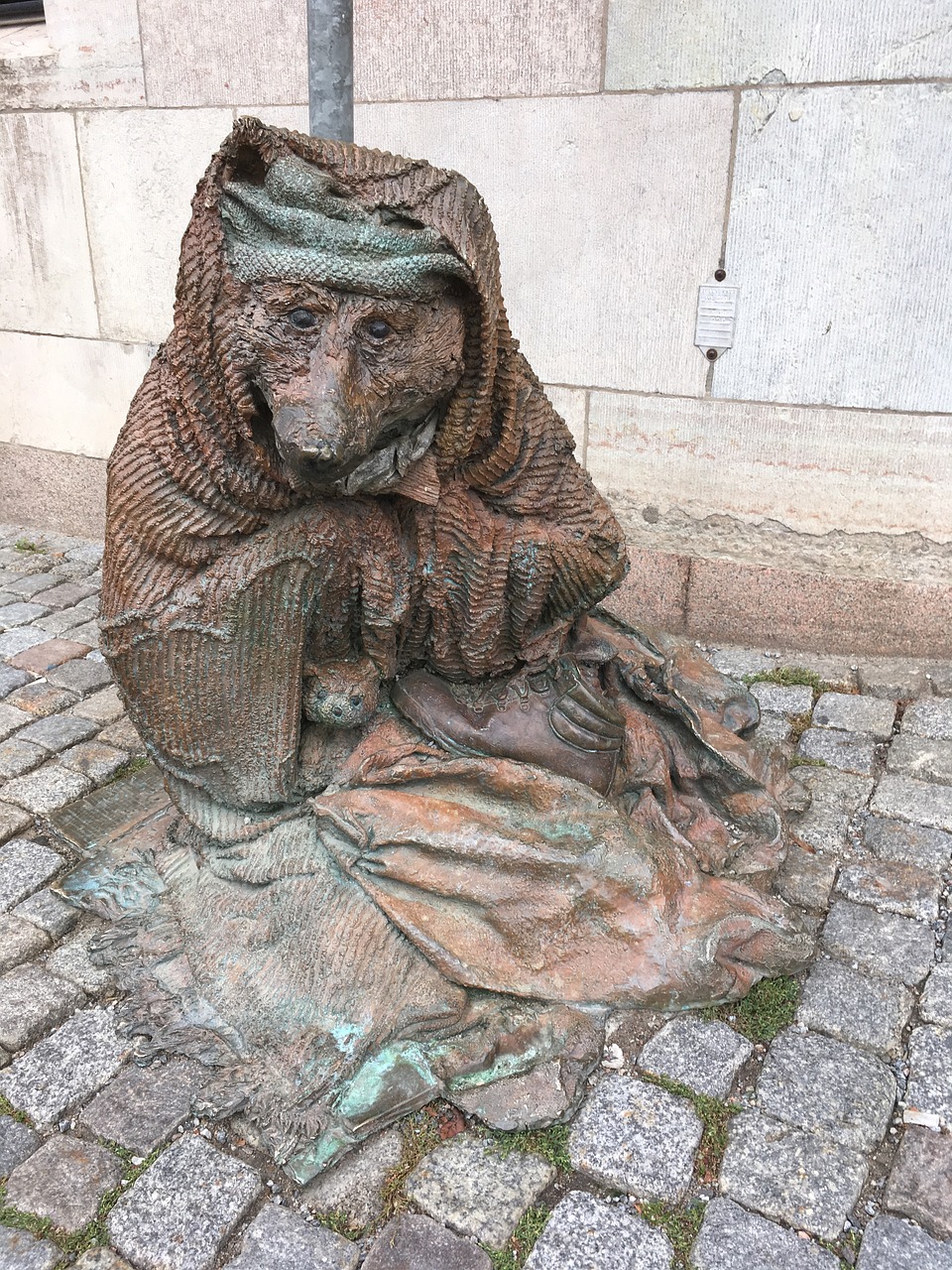 Image - statue beggar stockholm