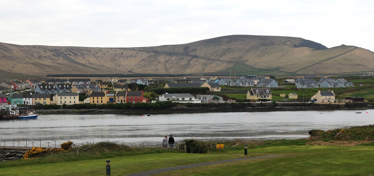 Image - coast ireland mountains tourist