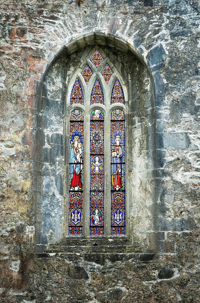 Image - window church old facade