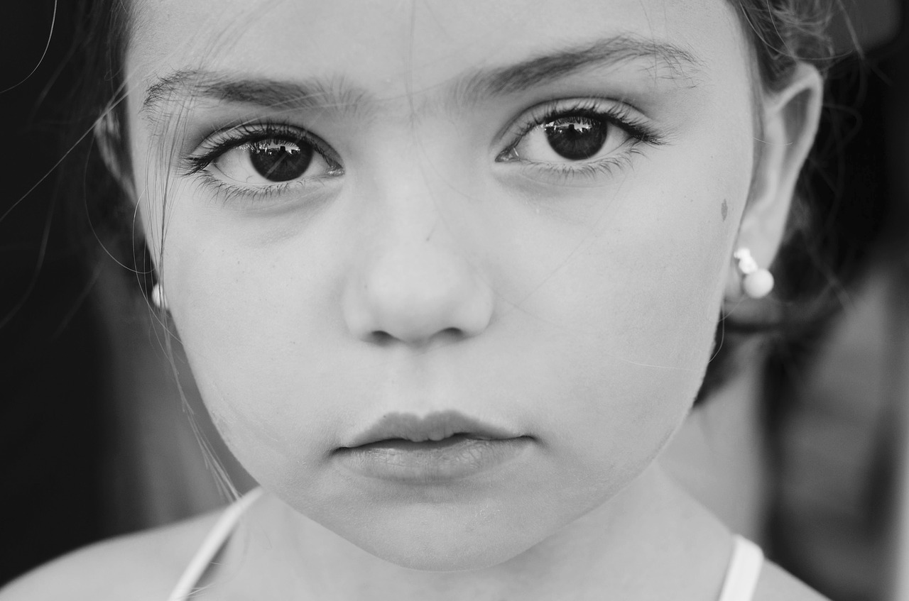 Image - girl look portrait face eyes