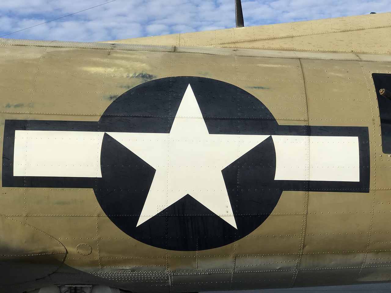 Image - b 17 ww2 bomber plane