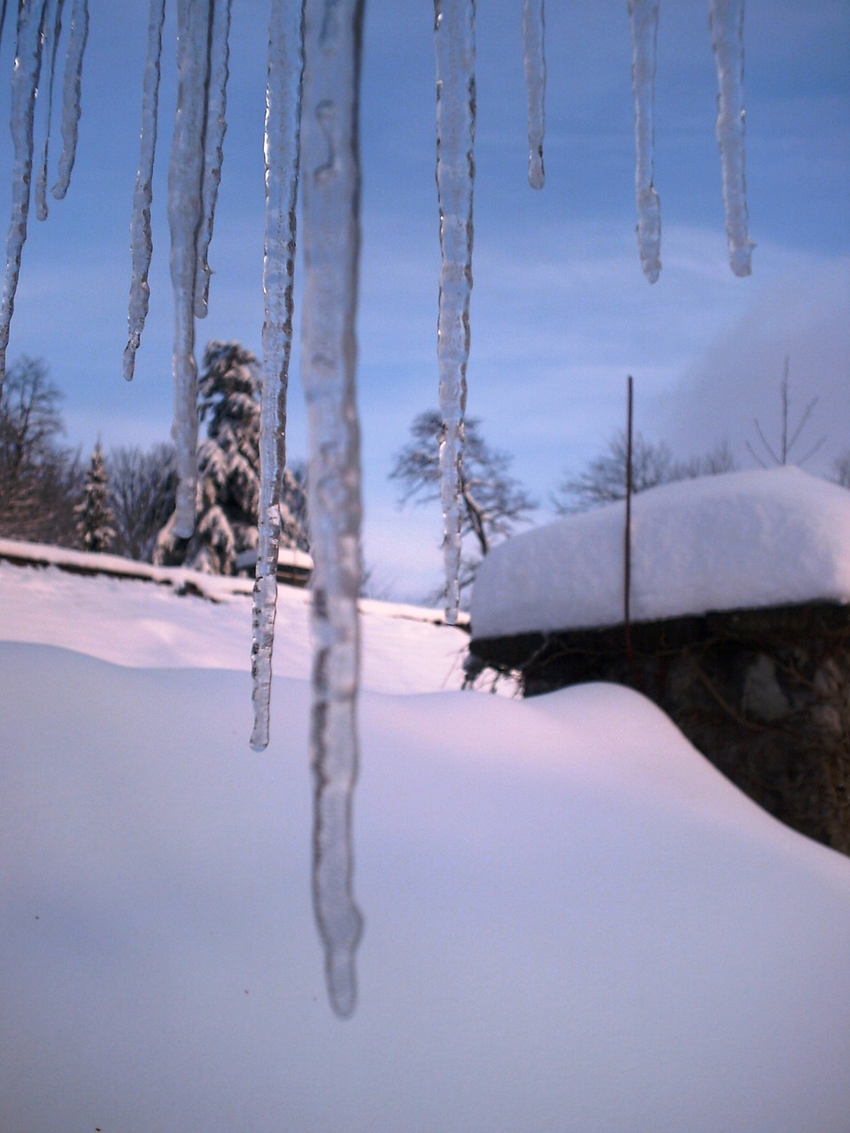Image - icicle snowshed blue sky