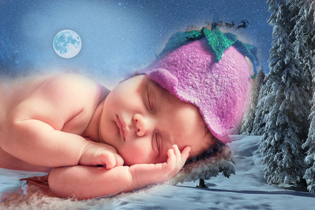 Image - dreaming baby christmas child