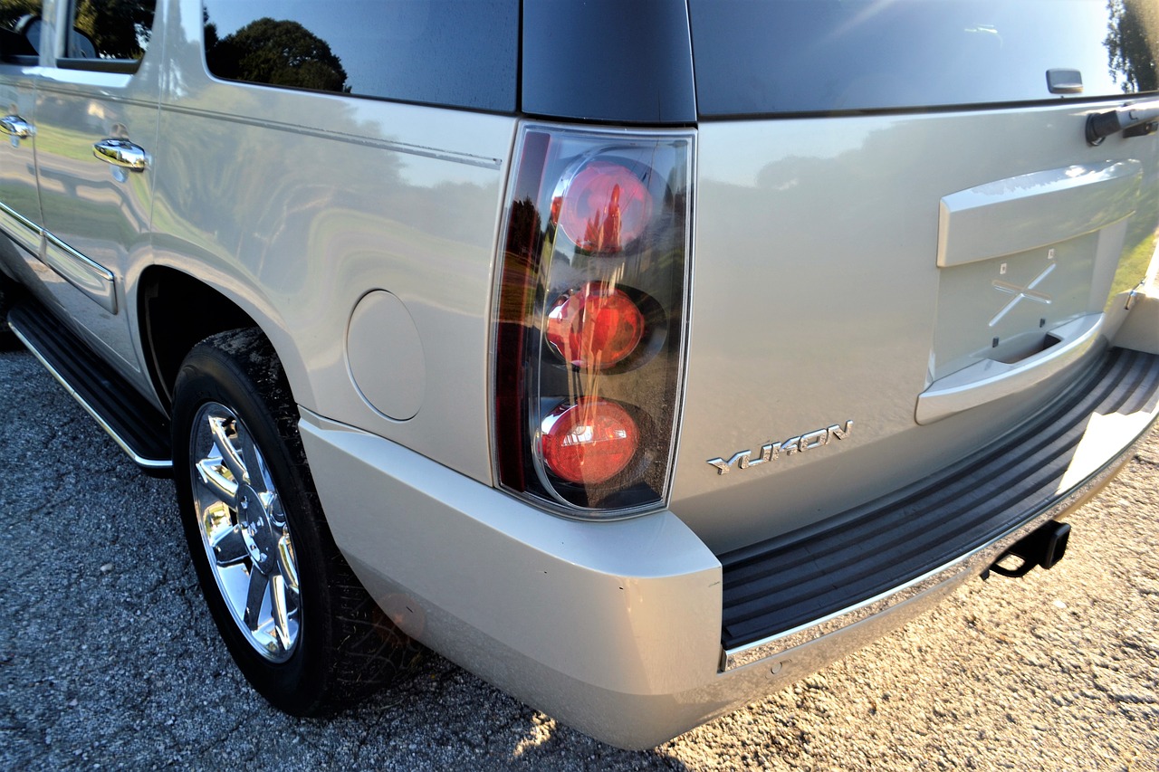 Image - gmc yukon truck tail light bumper
