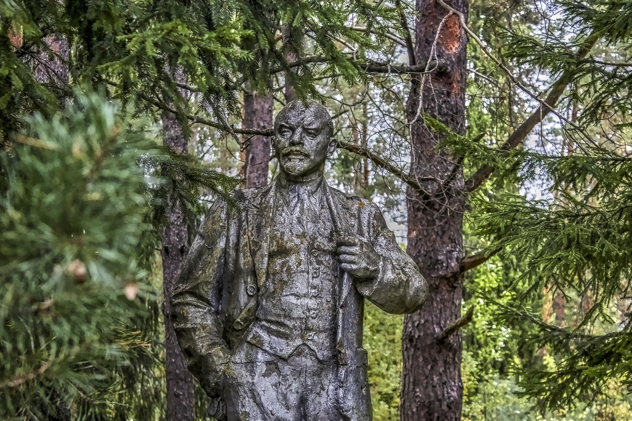Image - lenin sculpture monument