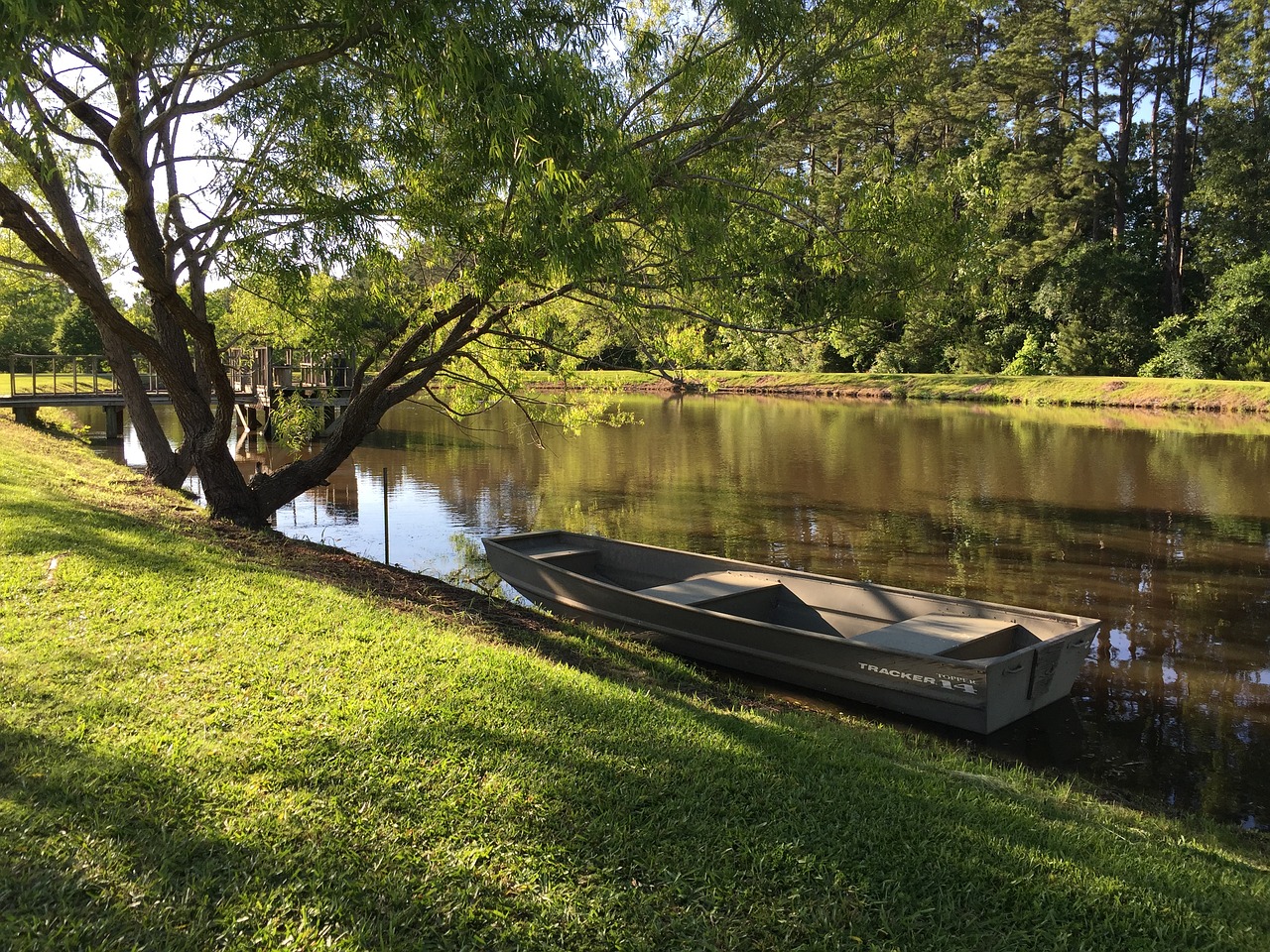 Image - boat pond outdoor green relax