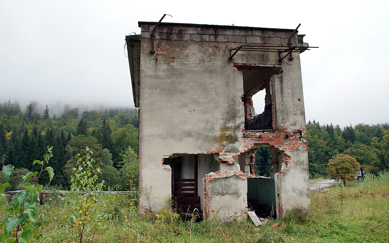 Image - crash house the war abandoned