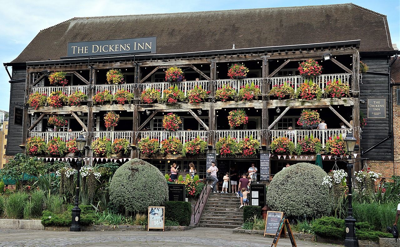 Image - london pub the dickens inn
