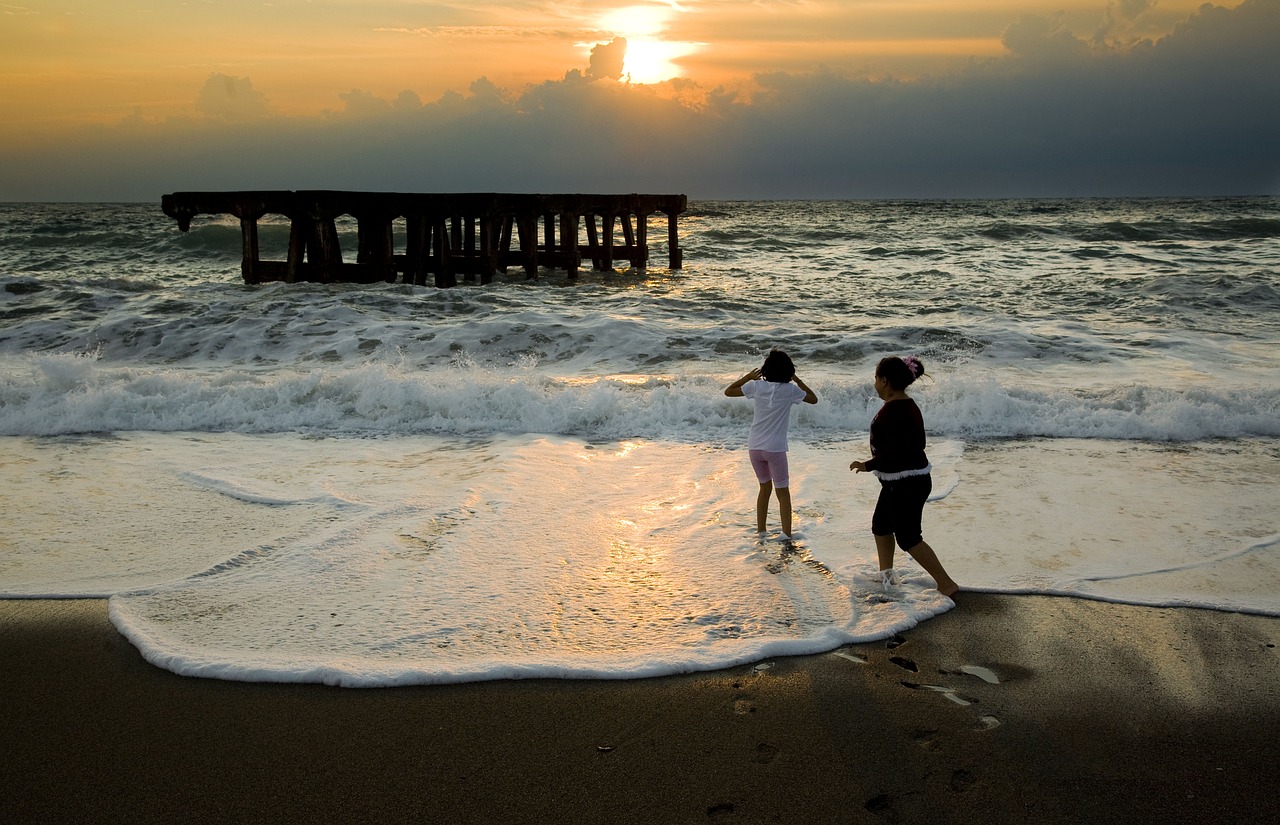 Image - sunset children horizon line wave