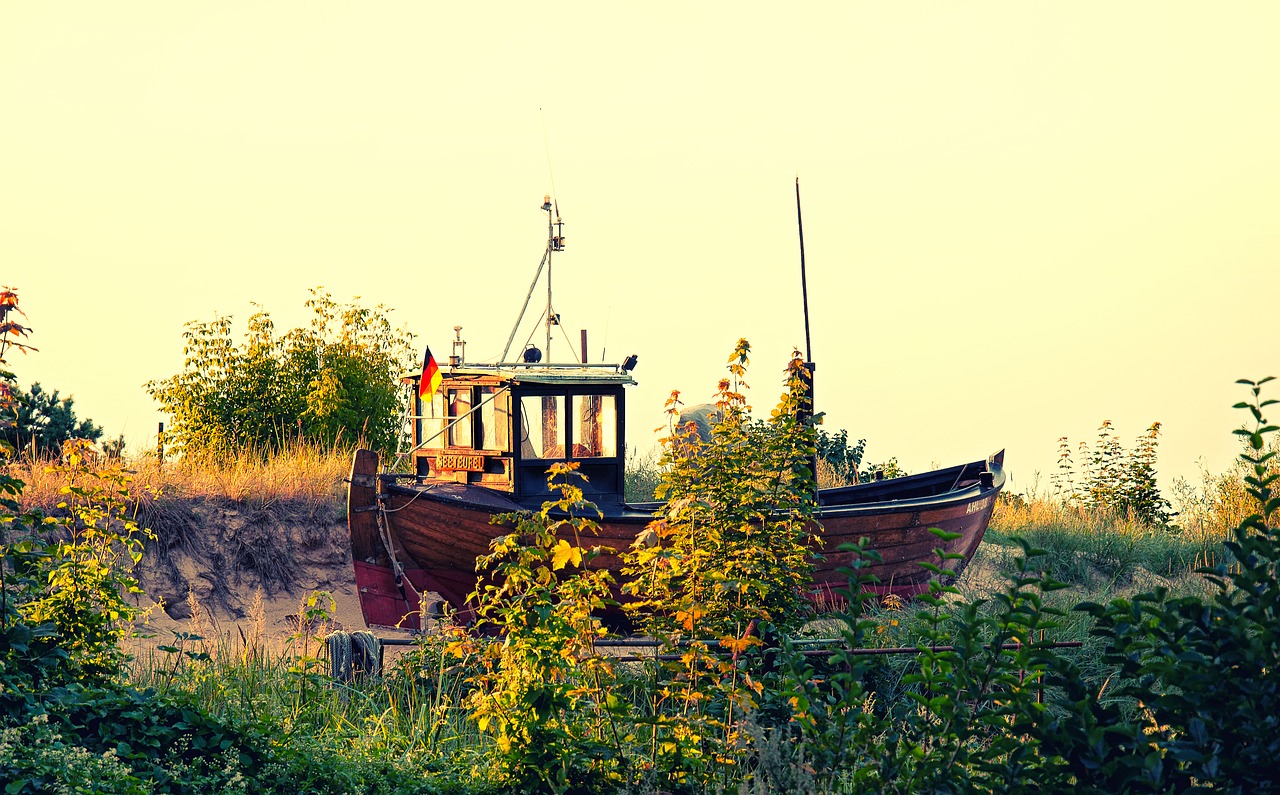 Image - ships boats sea beach water port