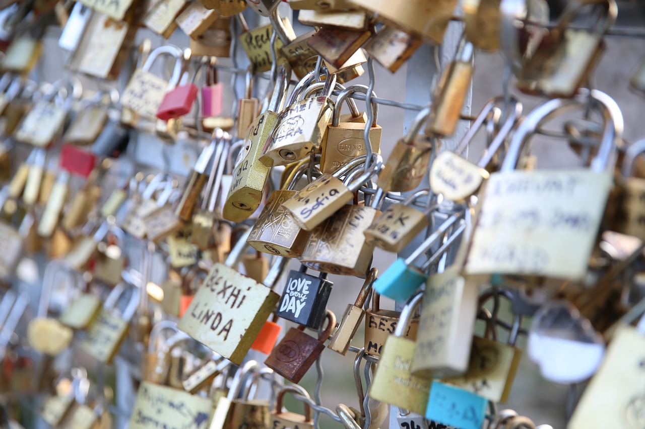 Image - key bridge lock love lock love