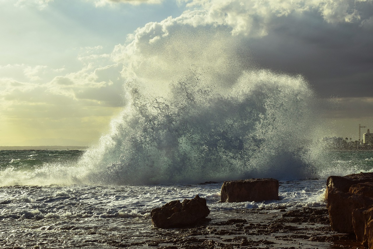 Image - storm wave crushing water sea