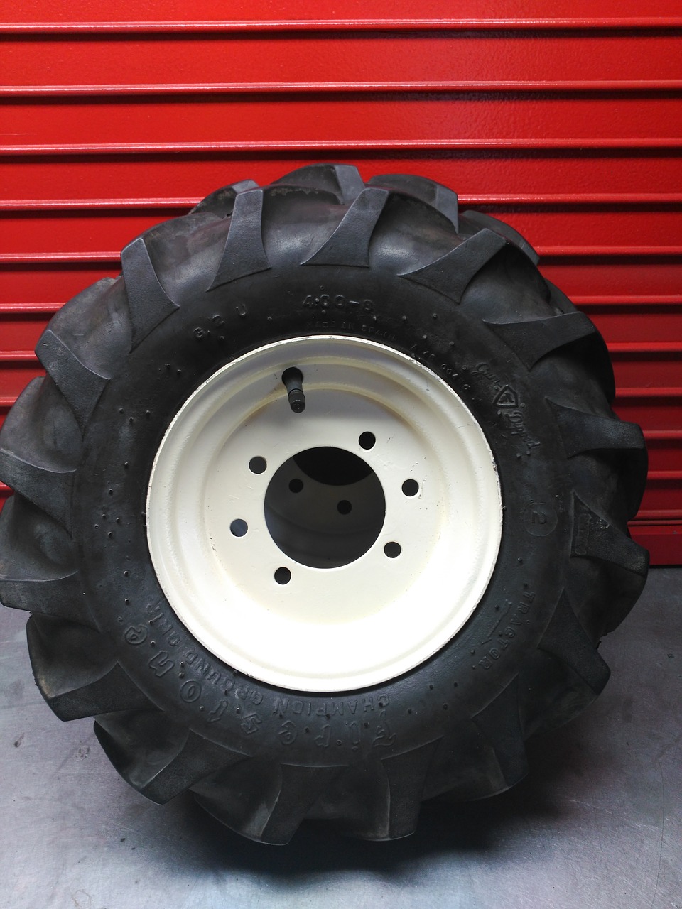 Image - wheel tire rubber vehicle red