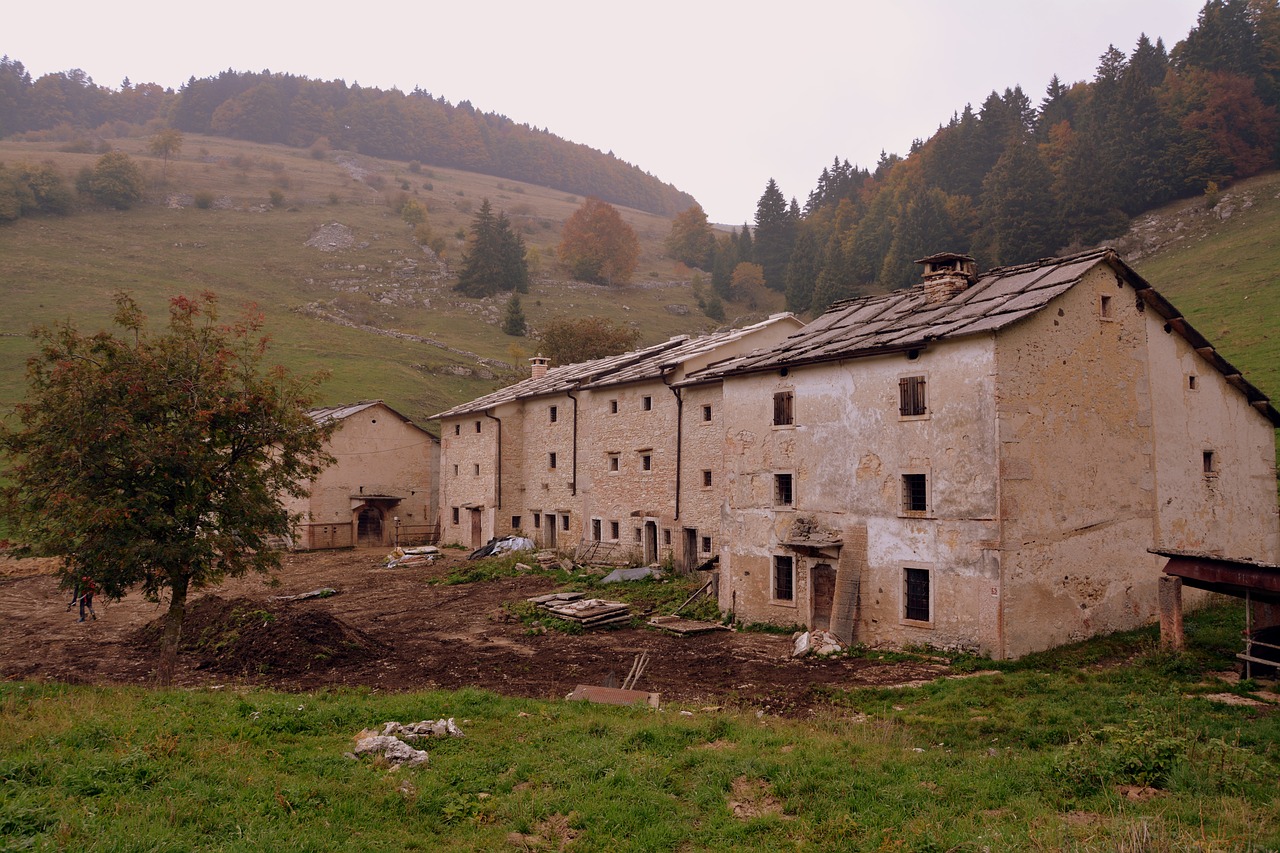 Image - borgo houses mountain